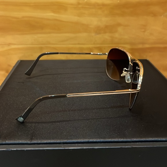 Vince Camuto Sunglasses - Picture 4 of 7